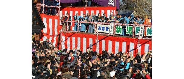 豆まきは約3分間に渡って実施された