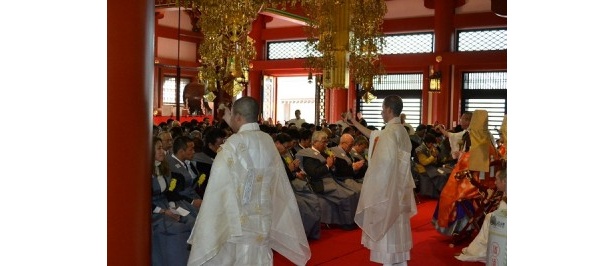 会場にはゲスト陣の他、大勢の歳男・歳女も参列した