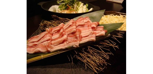 とめ手羽の新店で、幻の「天恵美豚」を召し上がれ