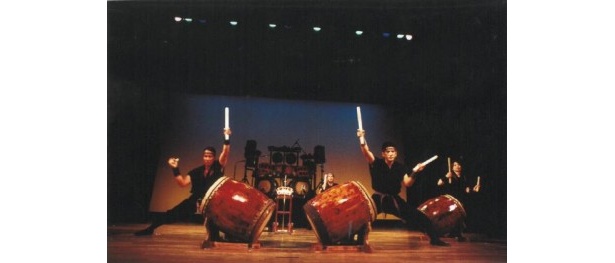 闘牛だけでなく太鼓などの演技も楽しめる
