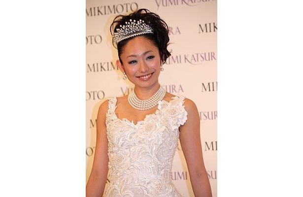 ウエディングドレスを着るために「ちょっと体も絞った」のだそう
