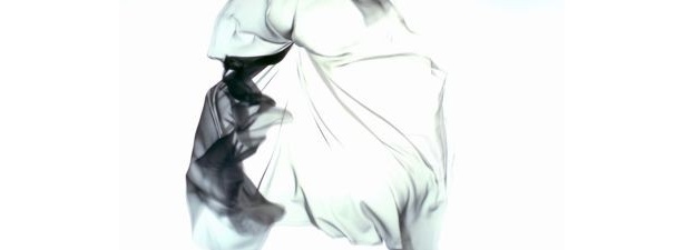 そこに「face up」という歌声が！