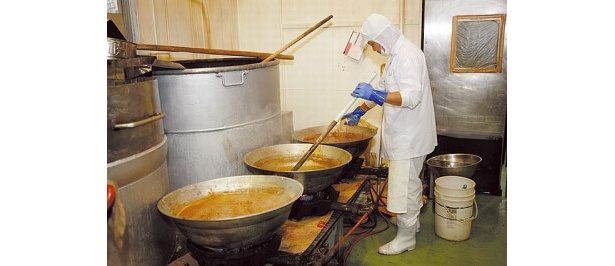 職人の手作業による炊き上げ