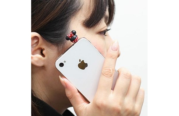 【写真】イヤホンジャックに挿すだけでいつものスマホがキュートに大変身！ 全アイテムのアップ画像を見る