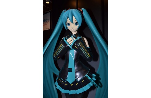 初音ミクの立像も展示