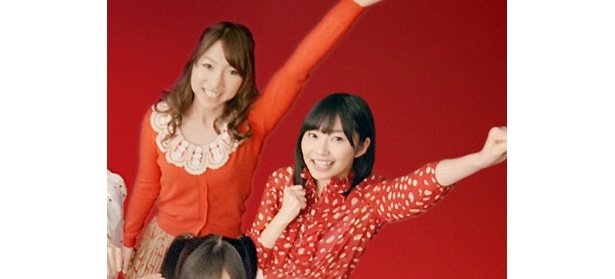 高城亜樹さん(左)と指原莉乃さん(右)