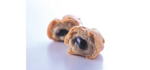 春の京野菜シュークリーム「丹波黒豆」（189円）