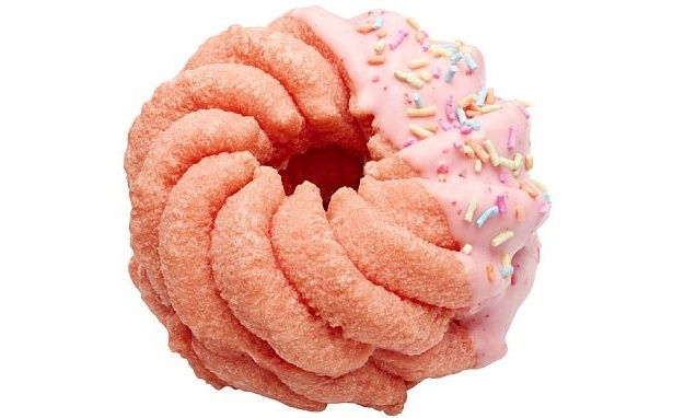 【写真】パステルカラーが可愛い「桜フレンチ いちごホイップ」(147円)