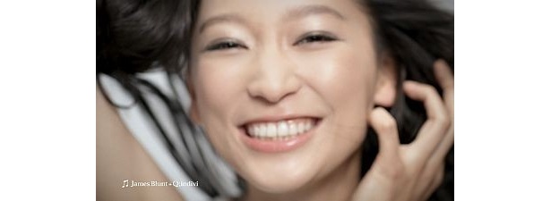 杏さんはハッピーな笑顔を披露