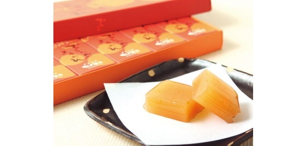 ＜でこたんようかん＞南伊勢町特産の柑橘類でこたんの、香りを生かすため皮ごと使ったようかん。甘さが控えめですっきりとした後味が特徴。 