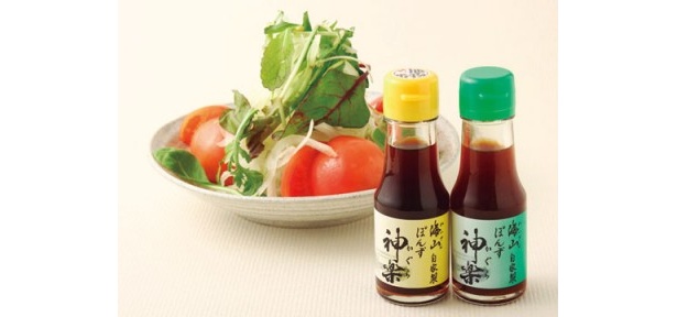 ＜海山自家製ぽんず神楽＞南伊勢町の特産であるセミノールみかんの果汁を使ったぽん酢は、甘酸っぱくてすっきりとした味わい。＞