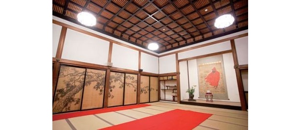 歴史的な絵画なども見られる