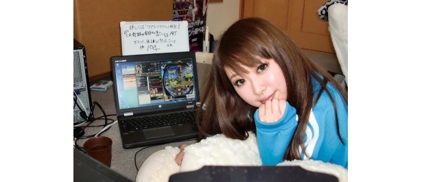 浅木一華の部屋での様子