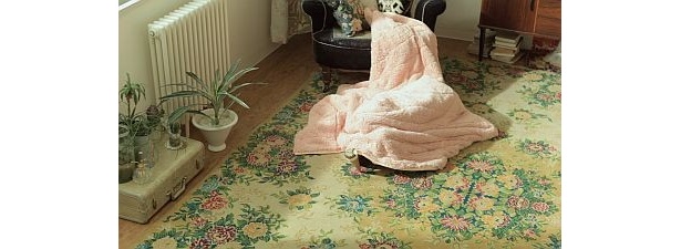 毛布から出てくるのは!?