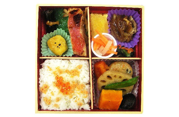 昨年12月に発売された「こだわり彩華御膳」（530円）も低カロリーだった
