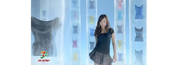 昨年の「AKB48 22ndシングル選抜総選挙」では8位。3年連続メディア選抜入りを果たした
