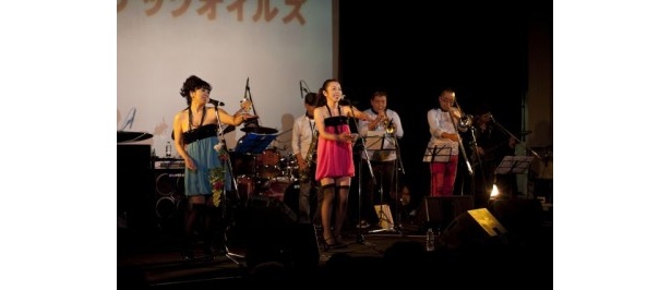 アリサとフジコのライブの模様
