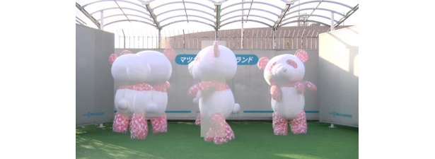 まるで忍者のように、5人に分身することに成功！