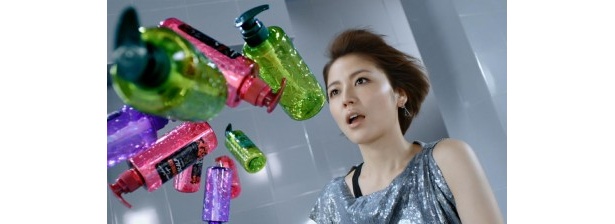 レヴールの低価格に驚く長澤さん
