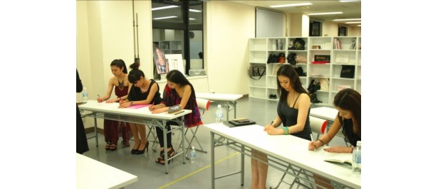 栄養学や女性としての美しさなど内面も磨く