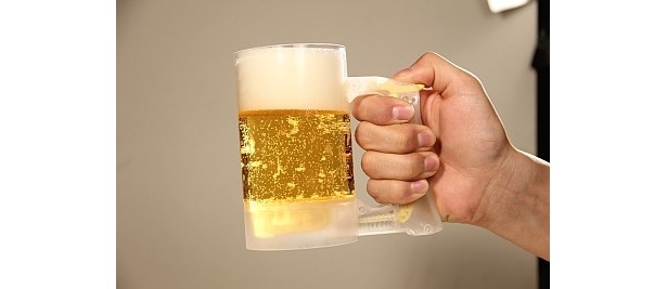 缶ビールをおいしく！泡が何度でも復活する「ジョッキアワー」