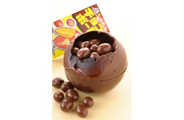 チョコボール約150個分の「ビッグチョコボール」をはじめ、限定グッズが続々販売！