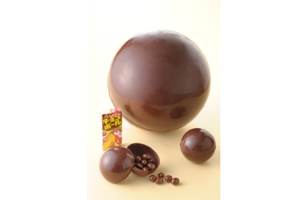 チョコボール約3000個分の大きさの「マグナムチョコボール」も登場