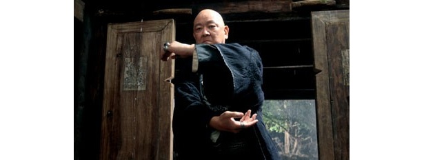 あのジャッキーやサモ・ハンも逆らえないという噂もある香港映画界のドン、ジミー・ウォングが復活