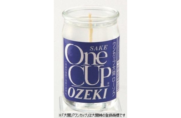 お酒が好きだった方に！「ワンカップ大関ローソク」（714円）　※「大関」 「ワンカップ」は大関株式会社の登録商標です。