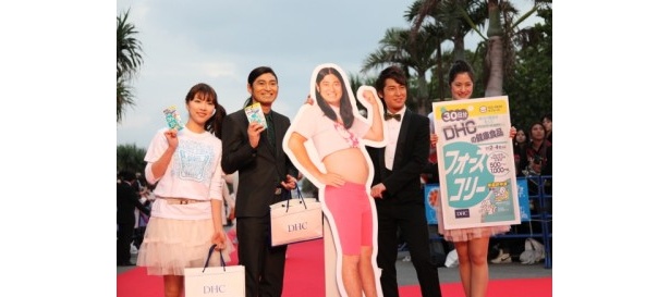 『第4回沖縄国際映画祭』レッドカーペットの様子
