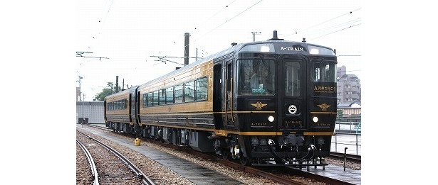 【写真】熊本～三角を走る人気観光列車「A列車で行こう」