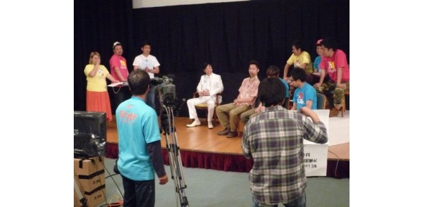 「沖縄国際映画祭」特番オンエア、よしもと芸人が自身の名作について白熱トーク