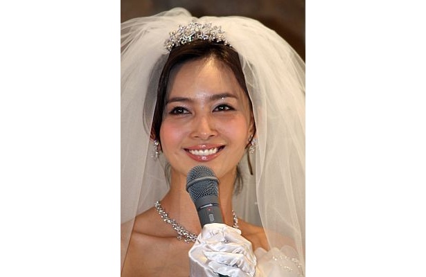 カリスマ・ストレッチトレーナーの兼子ただしさんから、結婚式での美しい歩き方などを習った