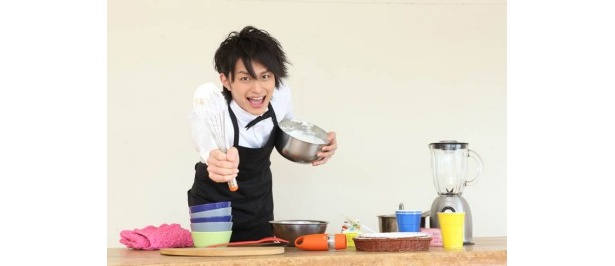 元・パティシエの小林豊が作ったケーキの試食もできる
