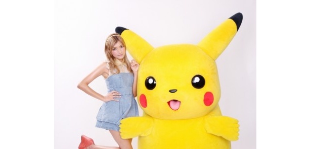 『劇場版ポケットモンスター ベストウイッシュ キュレムVS聖剣士』の主題歌「Memories」を歌うローラ