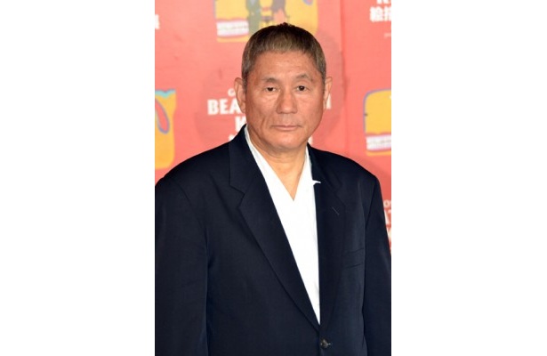 自身の作品に対する考えを、笑いを交えて語ってくれた
