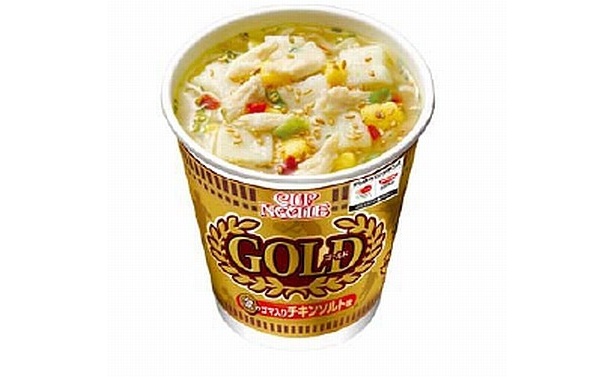 「カップヌードルGOLD　金のゴマ入りチキンソルト味」(170円/72g)