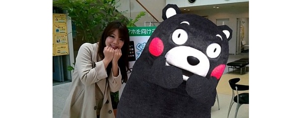 はにかむくまモンが愛らしい