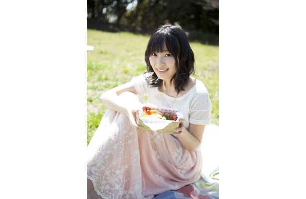 【写真を見る】指原さんのこんなオフショットが見られる!?