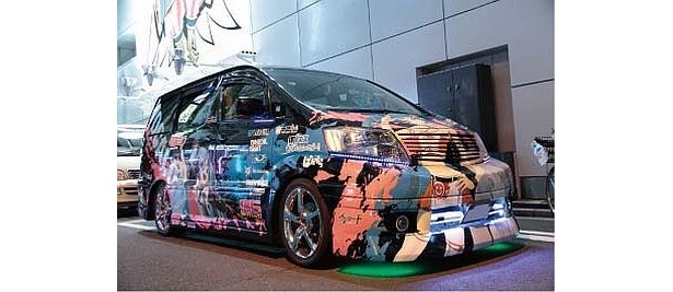 見る人を驚かせる美しいステッカーデザイン！