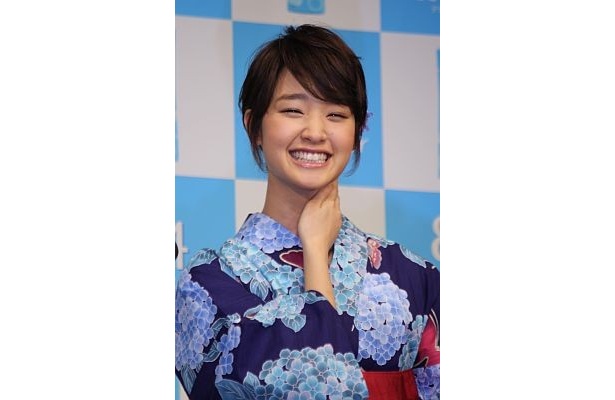 会見では「海が好き！」という元気な一面も