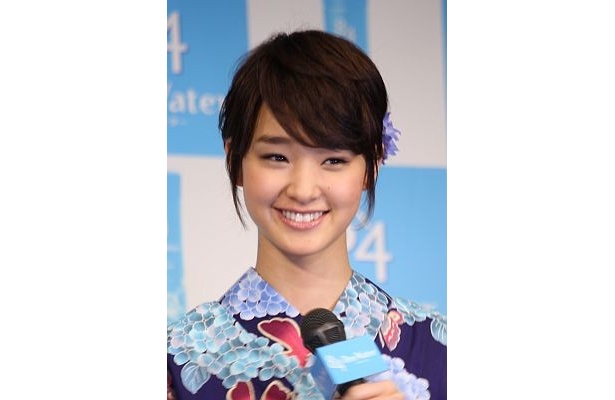 「熱血な人が好き」とはにかんだ笑顔でコメント