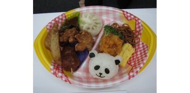 「過門香」“お子様弁当”のパンダのおにぎり