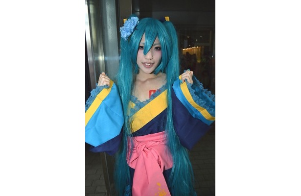 会場には初音ミクに扮したコスプレイヤーが多数参加していた