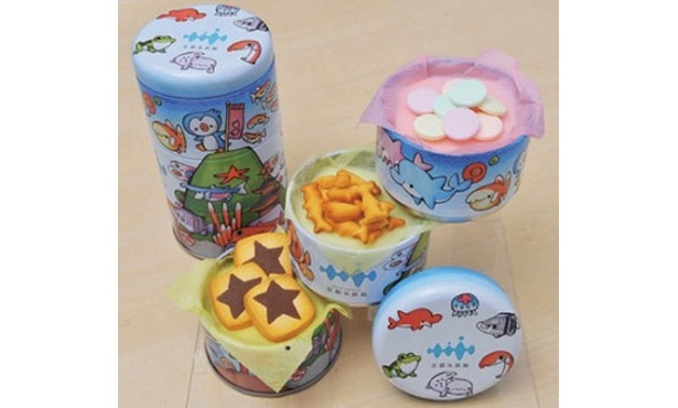 3位は三段重ねの缶入りお菓子