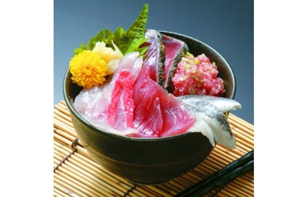 「沼津港海鮮食堂サマサ水産」の“駿河丼”