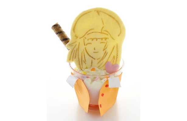 蛇に取り憑かれた少女・千石撫子をイメージした「撫子のいちごレアチーズ」(580円)