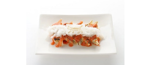 明太子ソースと大根おろしをトッピングした「ブラック羽川のキャット餃子 」(580円)