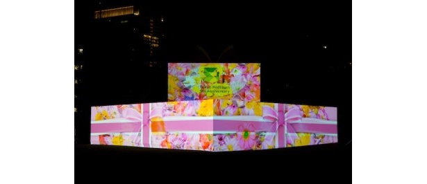 東京ミッドタウンでは、巨大なプレゼントの箱にPMの技術が利用された