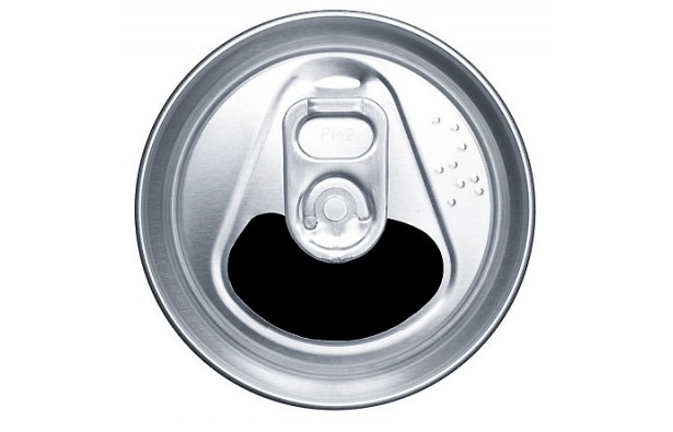 特大サイズの「メガ飲み口」で飲みごたえも大幅にアップ